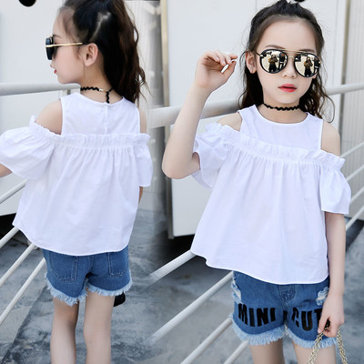 Модерна детска блуза в бял цвят с отворени рамене