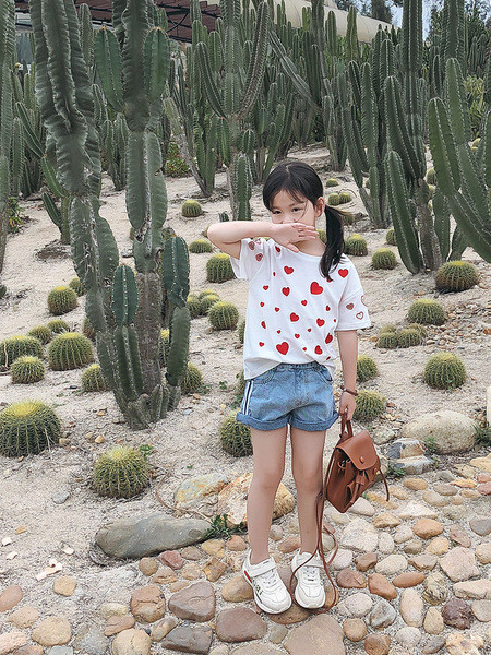 Παιδικό μπλουζάκι για  κορίτσια σε λεύκο χρώμα με κεντήματα