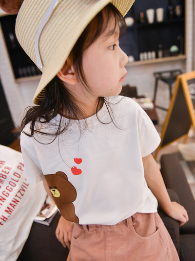 Tricou zilnic pentru copii pentru o fata cu aplicatie in doua modele