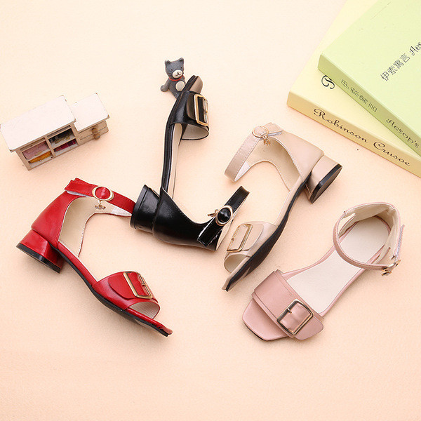 Μοντέρνα παιδικά σανδάλια για κορίτσια σε διάφορα χρώματα