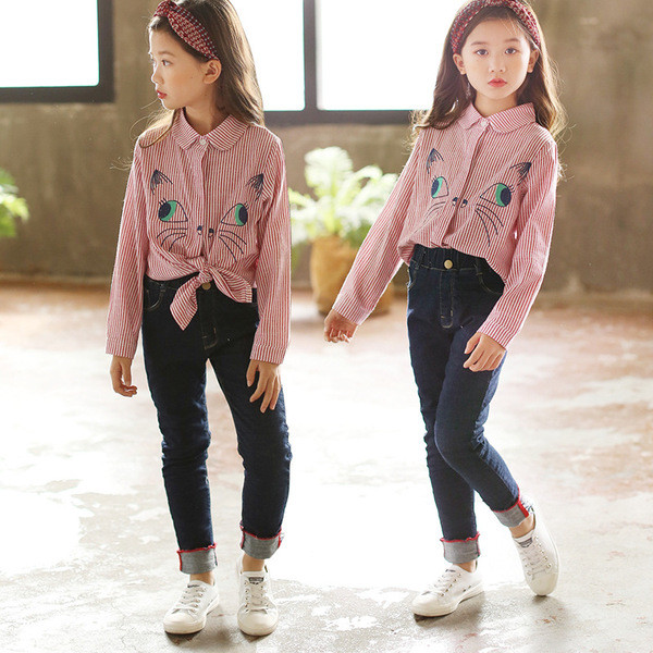 Μοντέρνο παιδικό πουκάμισο  με εφαρμογή για κορίτσια