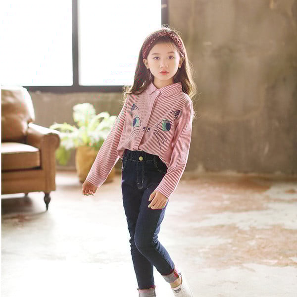 Μοντέρνο παιδικό πουκάμισο  με εφαρμογή για κορίτσια