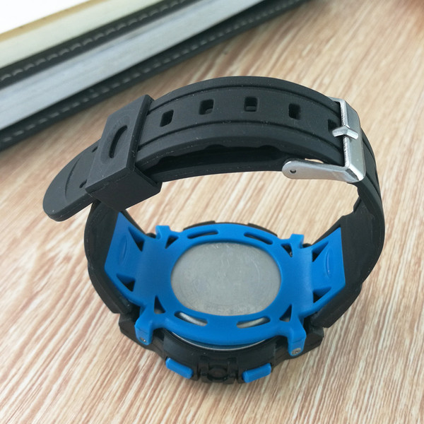 Ceas sport zilnic in mai multe culori potrivite pentru femei si barbati