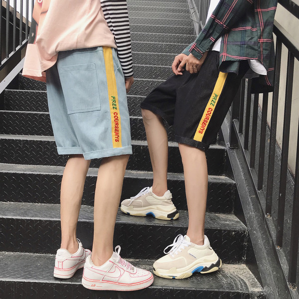 Pantaloni scurți din denim pentru bărbați la modă