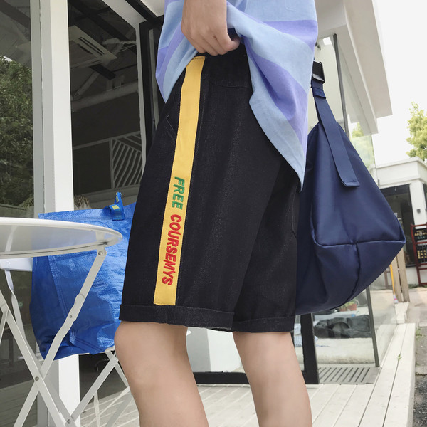 Pantaloni scurți din denim pentru bărbați la modă