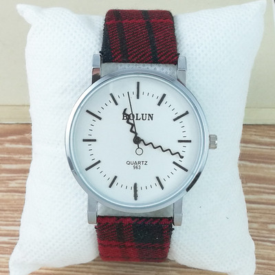 Ceas zilnic pentru bărbați și femei cu curea în carouri