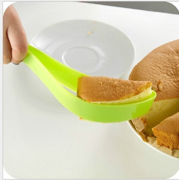 Cuțit convenabil pentru tort