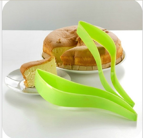 Cuțit convenabil pentru tort