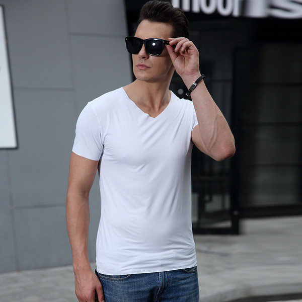 Tricou casual barbatesc cu decolteu in V - model Slim