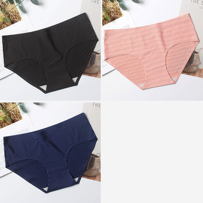 Γυναικεία μπικίνι σε διάφορα χρώματα σετ 3 τεμαχίων