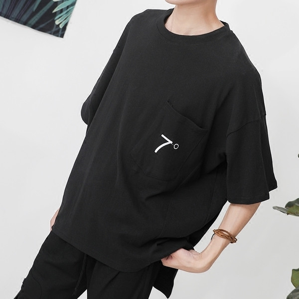 Tricou barbatesc modern cu decolteu O - model larg