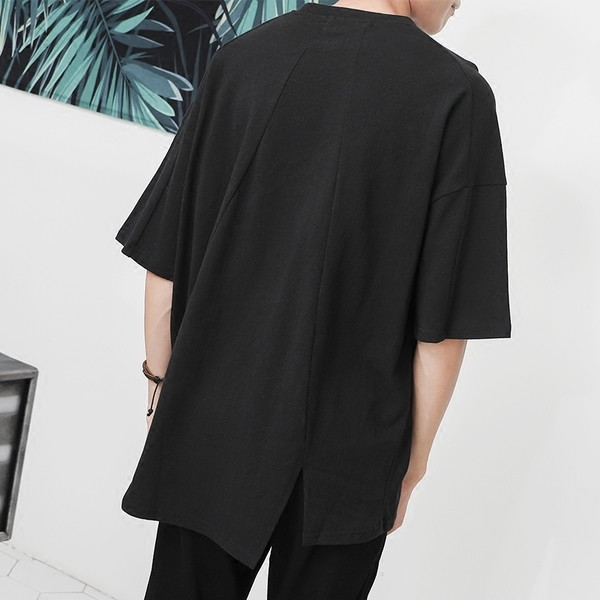 Tricou barbatesc modern cu decolteu O - model larg