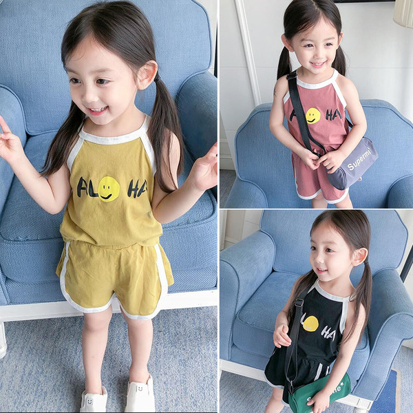 Детски летен сет за момичета от две части - потник с апликация и къси шорти - три цвята