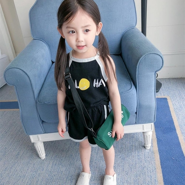 Детски летен сет за момичета от две части - потник с апликация и къси шорти - три цвята