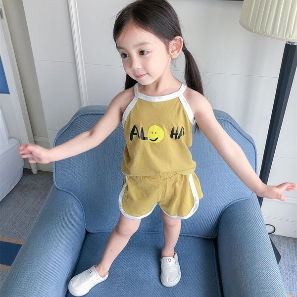 Детски летен сет за момичета от две части - потник с апликация и къси шорти - три цвята