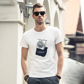 Μοντέρνο ανδρικό μπλουζάκι με εφαρμογή και κοντό μανίκι