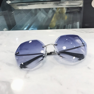 Σύγχρονα γυαλιά ηλίου