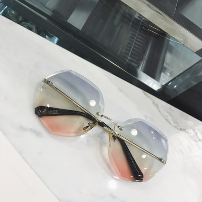 Σύγχρονα γυαλιά ηλίου