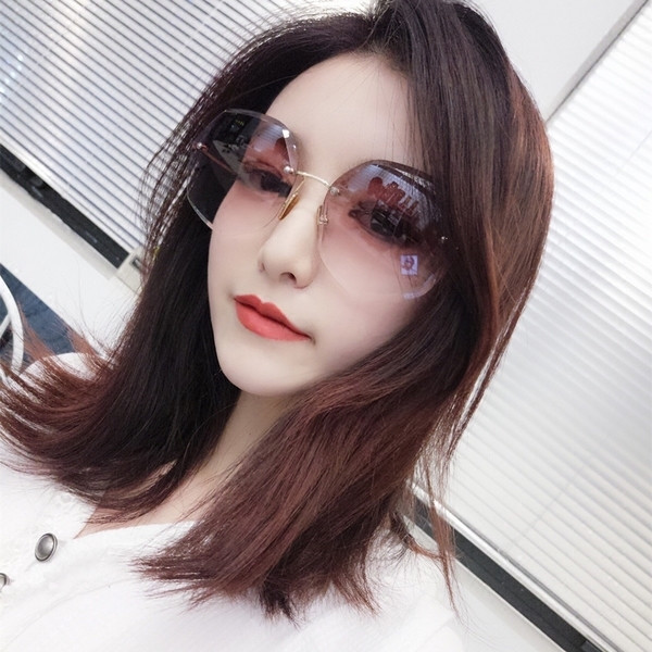 Σύγχρονα γυαλιά ηλίου