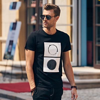 Ανδρικό μπλουζάκι με εφαρμογή και κοντό μανίκι