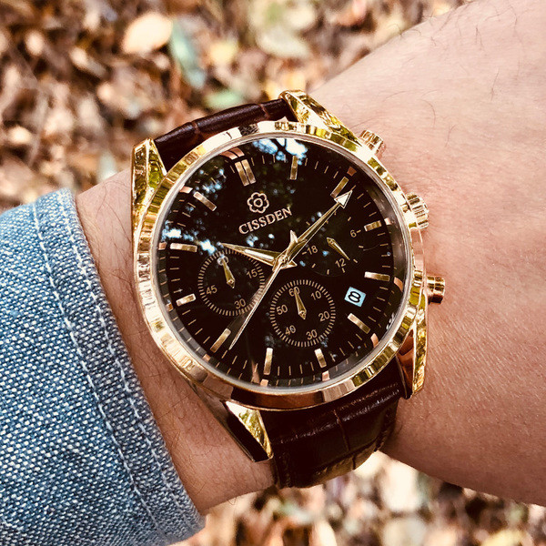 Ceas barbatesc in doua modele