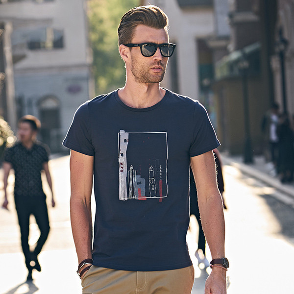 Tricou barbatesc modern cu aplicatie - model Slim