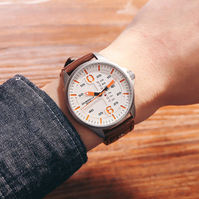 Νέο μοντέλο ανδρικό ρολόι σε διάφορα χρώματα