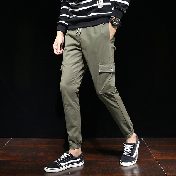 Ανδρικά αθλητικά παντελόνια με πλευρικές τσέπες σε διάφορα χρώματα