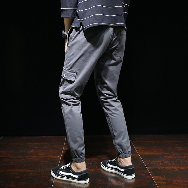 Ανδρικά αθλητικά παντελόνια με πλευρικές τσέπες σε διάφορα χρώματα