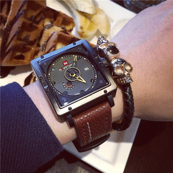 Мъжки голям часовник в класически цветове