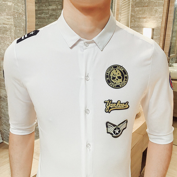 Cămașă bărbătească stilată Model Slim cu aplicație colorată în două culori