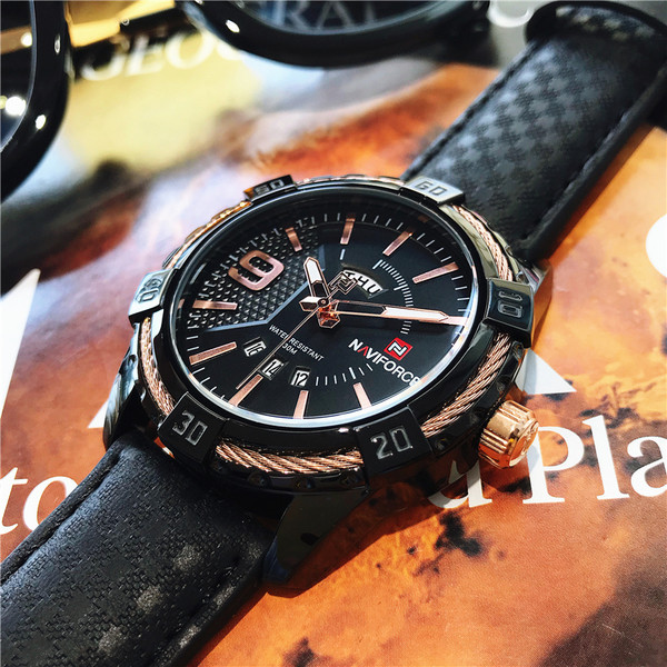 Ceas barbatesc in doua modele