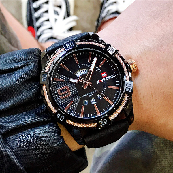 Ceas barbatesc in doua modele