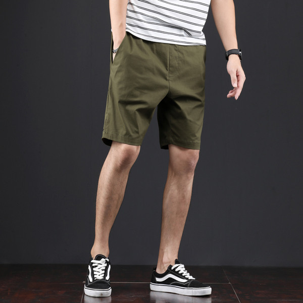 Pantaloni scurți la modă pentru bărbați în mai multe culori