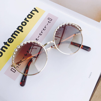 Γυναικεία γυαλιά ηλίου ενδιαφέροντος σχήματος