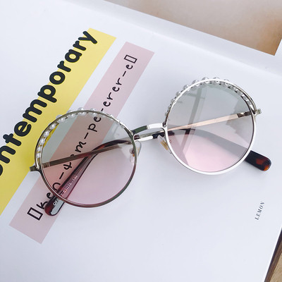 Γυναικεία γυαλιά ηλίου ενδιαφέροντος σχήματος