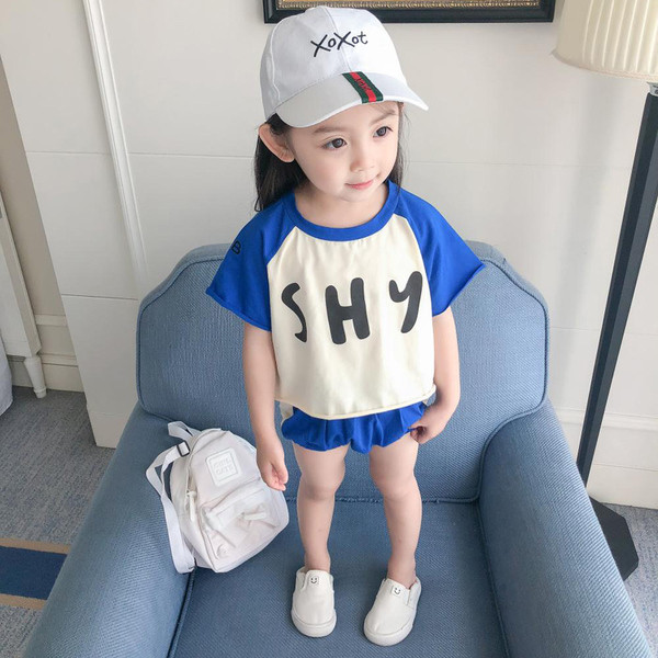 Уникален детски сет за лятото включващ тениска с къс ръкав и къс панталон за момичета