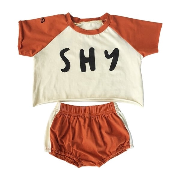 Уникален детски сет за лятото включващ тениска с къс ръкав и къс панталон за момичета