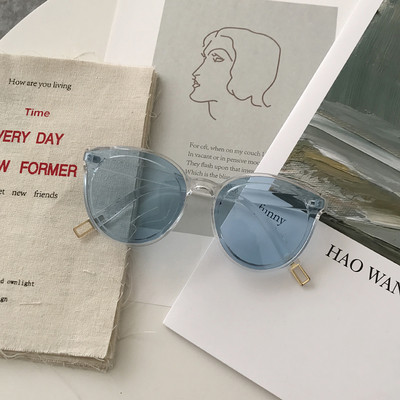 Ochelari moderni in mai multe culori