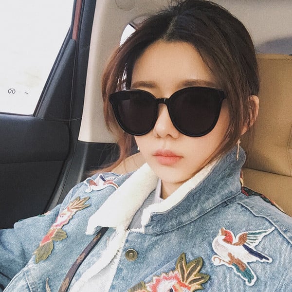 Ochelari moderni in mai multe culori