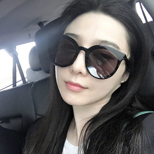 Ochelari moderni in mai multe culori