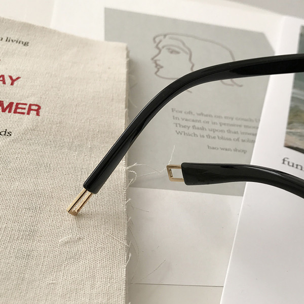 Ochelari moderni in mai multe culori