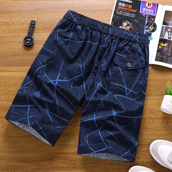 Pantaloni scurți pentru bărbați actuali în diferite modele