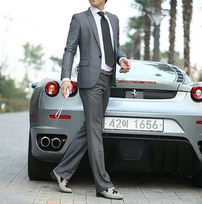 Ανδρικά παντελόνια σε διάφορα χρώματα