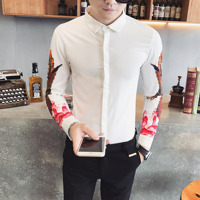 Cămașă modernă pentru bărbați cu aplicație colorată pe mâneci în alb