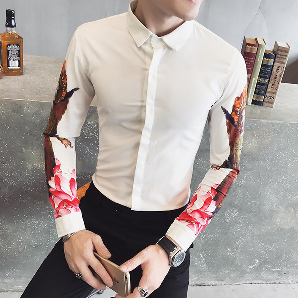 Cămașă modernă pentru bărbați cu aplicație colorată pe mâneci în alb