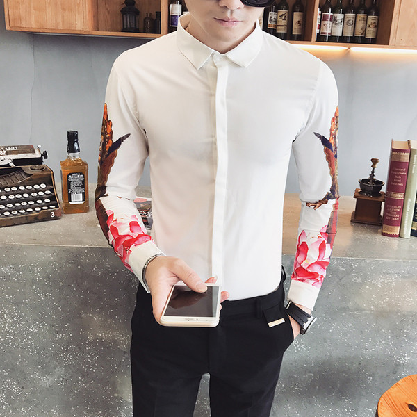 Cămașă modernă pentru bărbați cu aplicație colorată pe mâneci în alb