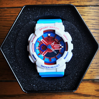 Ceas rezistent la apa in mai multe culori pentru barbati si femei