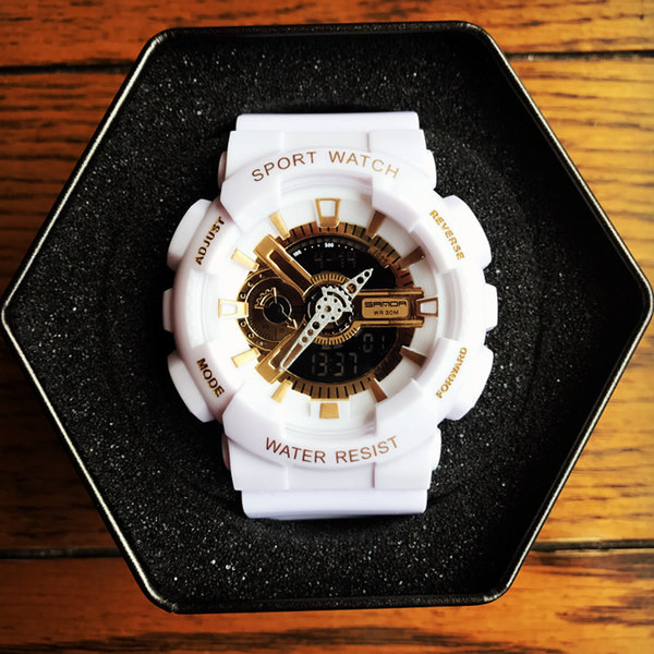 Ceas rezistent la apa in mai multe culori pentru barbati si femei