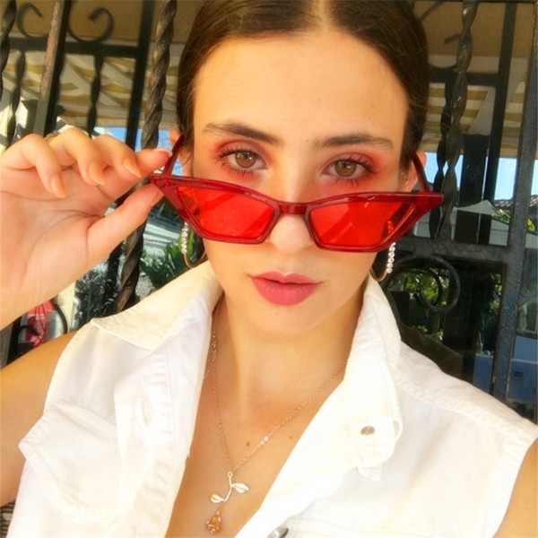 Ochelari moderni pentru femei într-o formă non-standard - mai multe culori